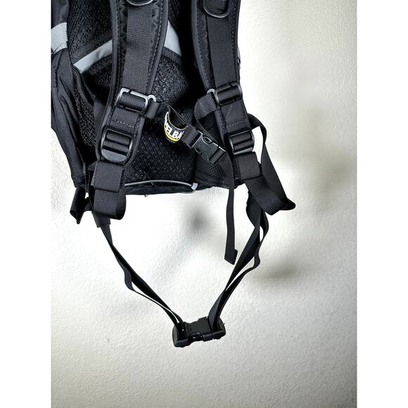 CamelBak H.A.W.G. Hydration Daypack w/ Bladder Gray/Black Waist & Chest Straps - Picture 4 of 16